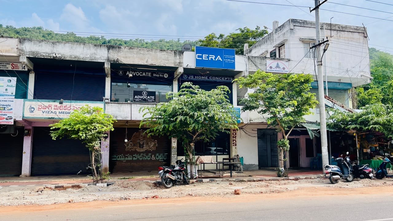 Office entrance at Shop No.16, Police Shopping Complex